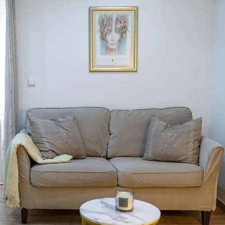 Leona Apartamento