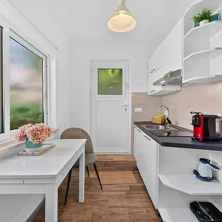 Leona Dubrovnik