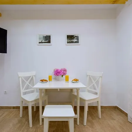 Leona * ドゥブロブニク