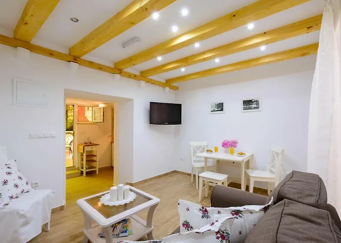 Leona Apartamento *