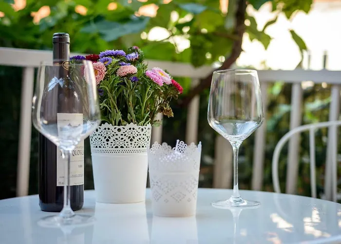 Leona