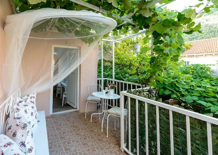 Apartament Leona *